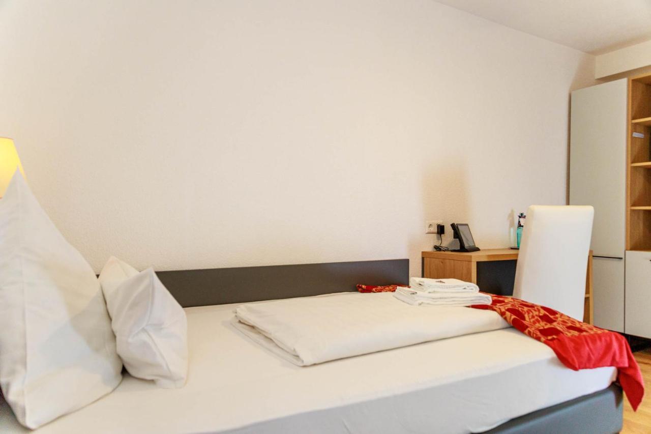 Bodensee-Hotel Kreuz อูลดิงเงน มึลโฮเฟิน ภายนอก รูปภาพ
