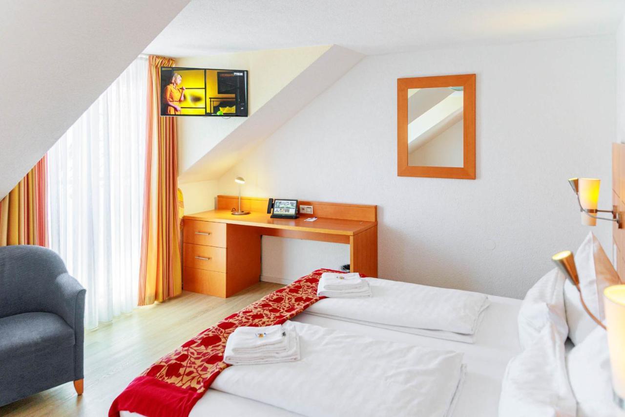Bodensee-Hotel Kreuz อูลดิงเงน มึลโฮเฟิน ภายนอก รูปภาพ