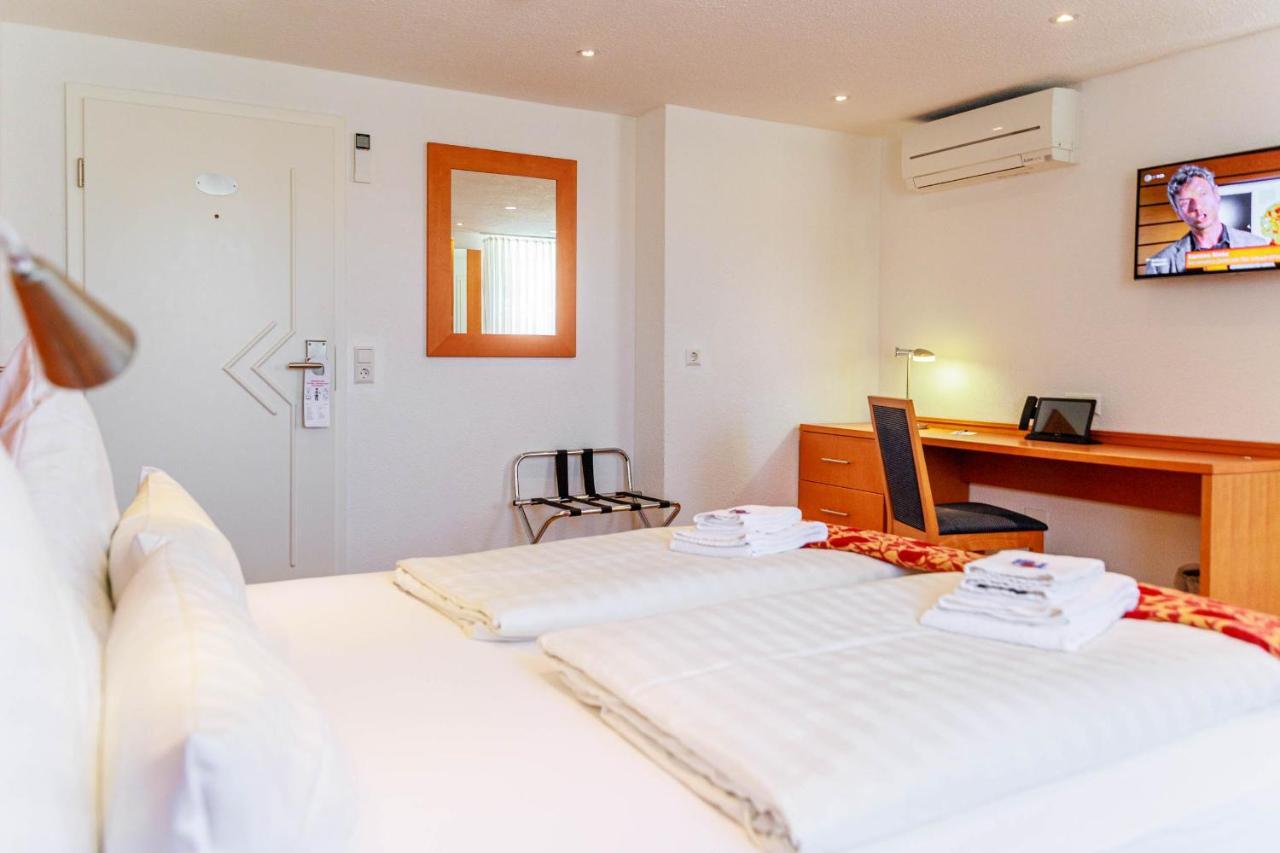 Bodensee-Hotel Kreuz อูลดิงเงน มึลโฮเฟิน ภายนอก รูปภาพ