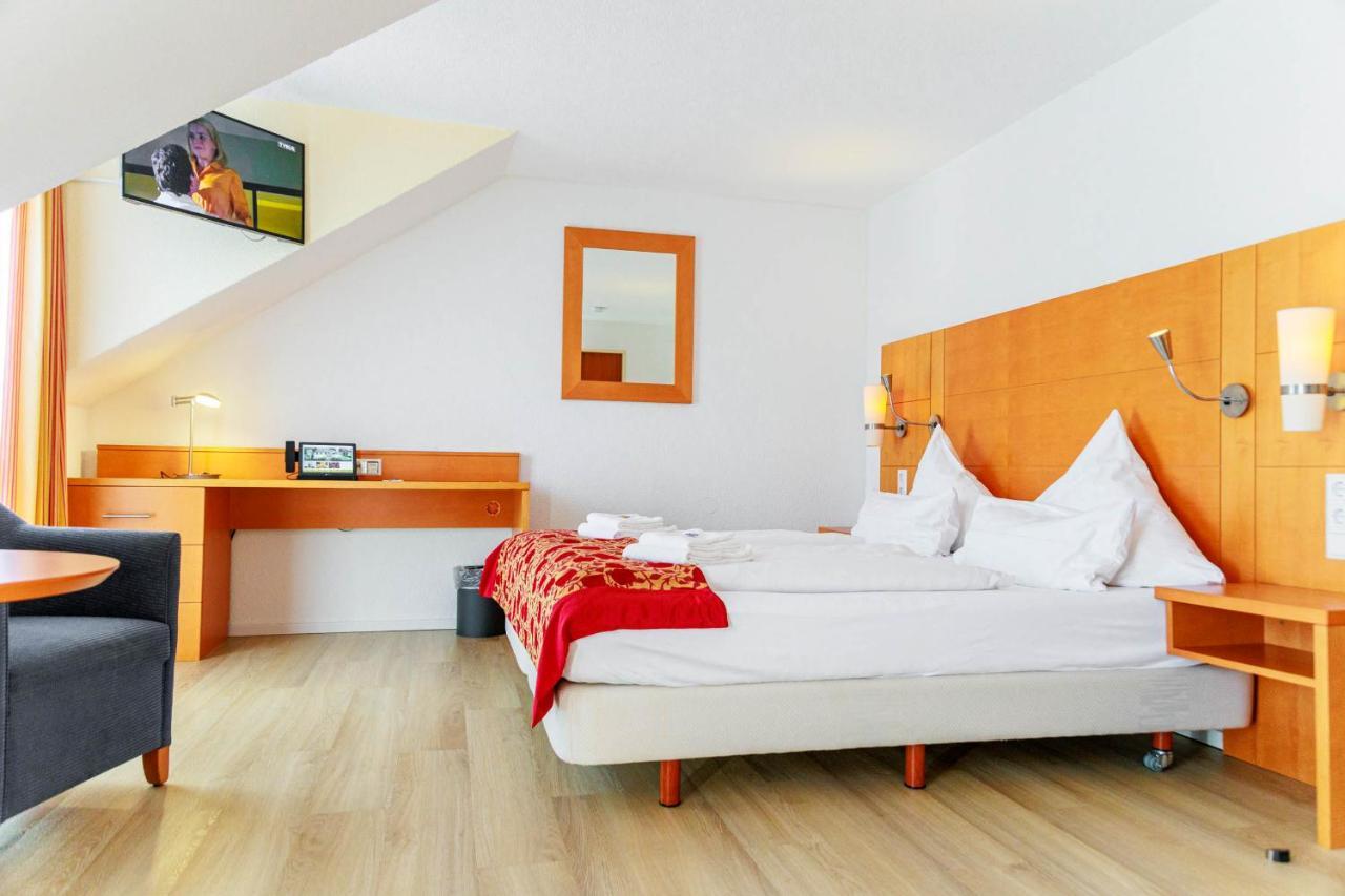 Bodensee-Hotel Kreuz อูลดิงเงน มึลโฮเฟิน ภายนอก รูปภาพ