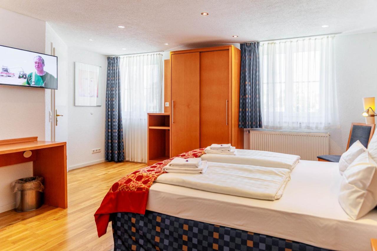 Bodensee-Hotel Kreuz อูลดิงเงน มึลโฮเฟิน ภายนอก รูปภาพ