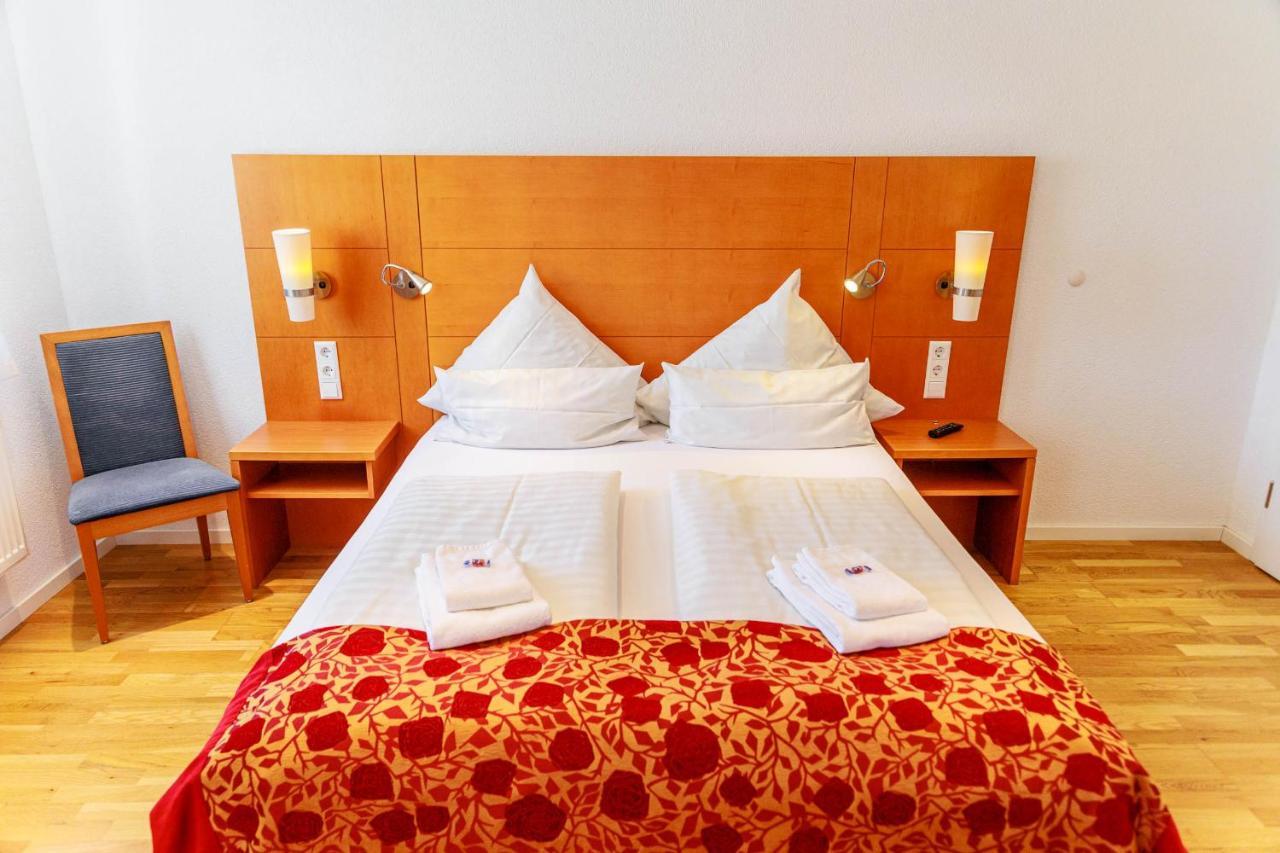 Bodensee-Hotel Kreuz อูลดิงเงน มึลโฮเฟิน ภายนอก รูปภาพ