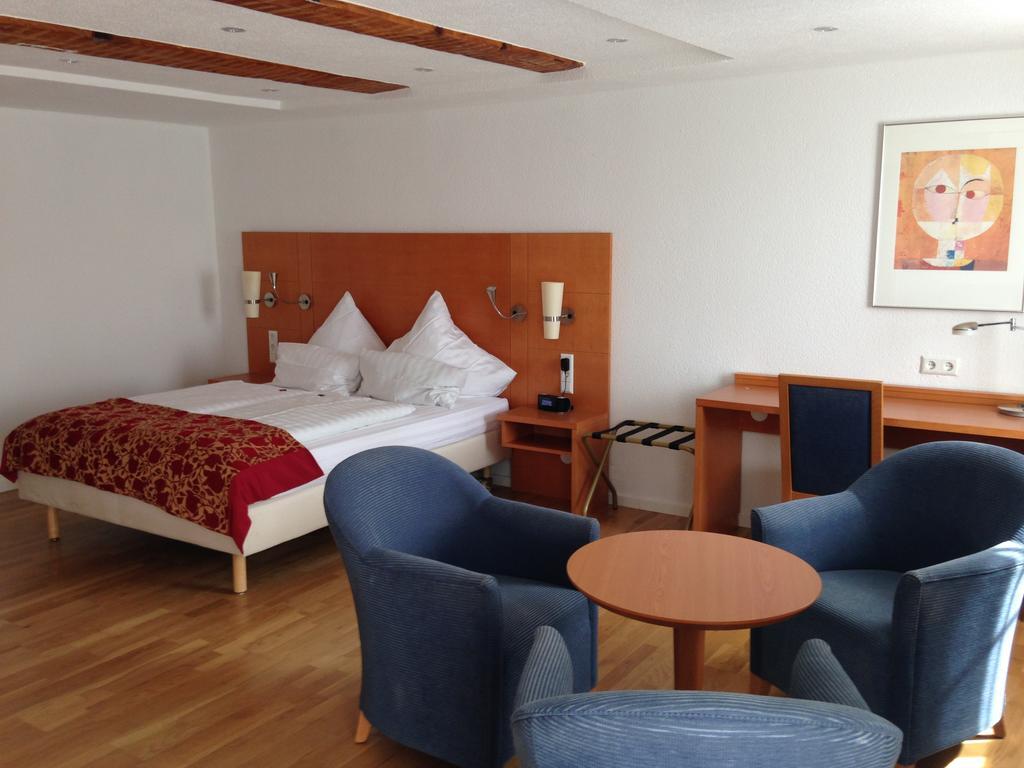 Bodensee-Hotel Kreuz อูลดิงเงน มึลโฮเฟิน ภายนอก รูปภาพ
